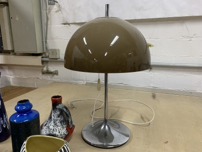 テーブルランプ
