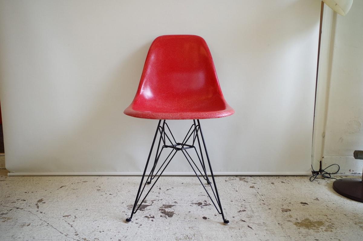 ハーマンミラー / Herman Miller サイドシェルチェア ファイバーグラス オレンジ チャールズ＆レイ・イームズ エッフェルベース  ワイヤーベース 中古