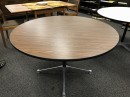 ハーマンミラーラウンドテーブル